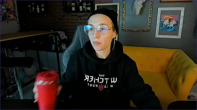 PhilippaAdamas online show from 09/18/25, 12:02