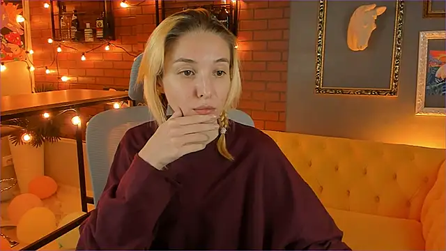 PhilippaAdamas online show from 09/26/25, 11:00