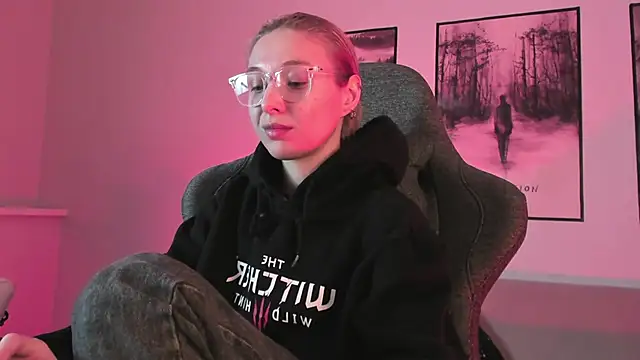 PhilippaAdamas online show from 03/01/25, 05:42