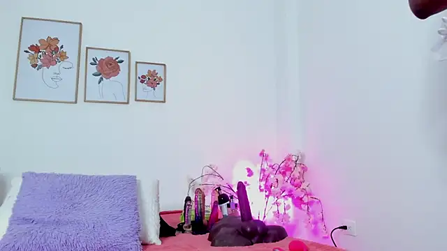 alejandra-cortes online show from 11/04/25, 11:03