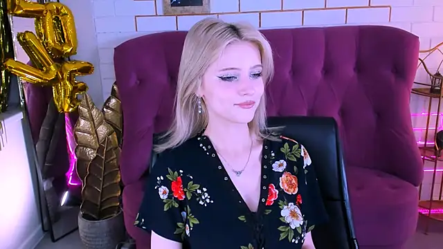 LeonaStane online show from 10/30/25, 04:59