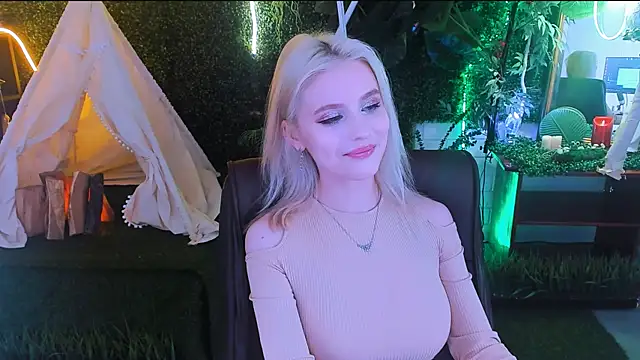 LeonaStane online show from 03/21/25, 09:34