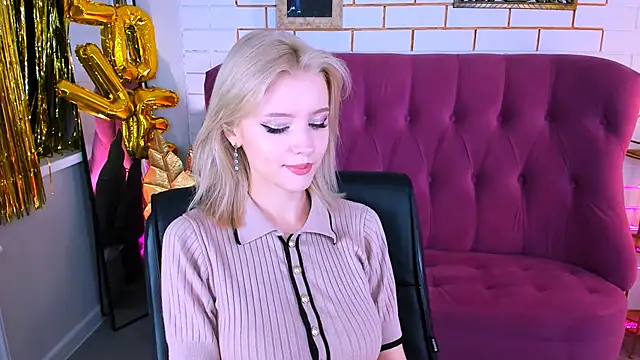 LeonaStane online show from 09/18/25, 05:05