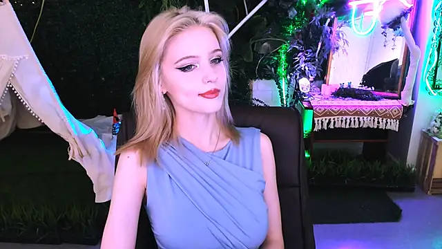 LeonaStane online show from 11/28/25, 06:08