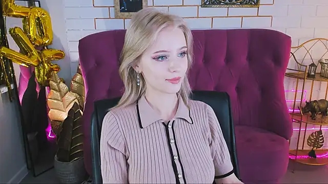 LeonaStane online show from 10/08/25, 05:02