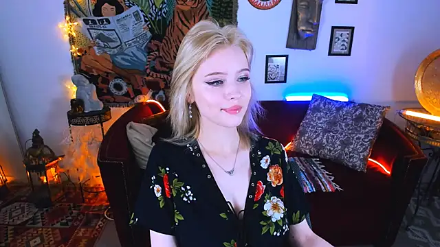 LeonaStane online show from 10/15/25, 05:10