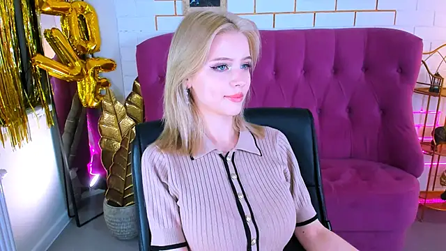 LeonaStane online show from 10/23/25, 05:00