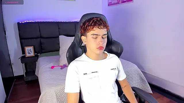 Aiiden 15 online show from 11/25/25, 01:00