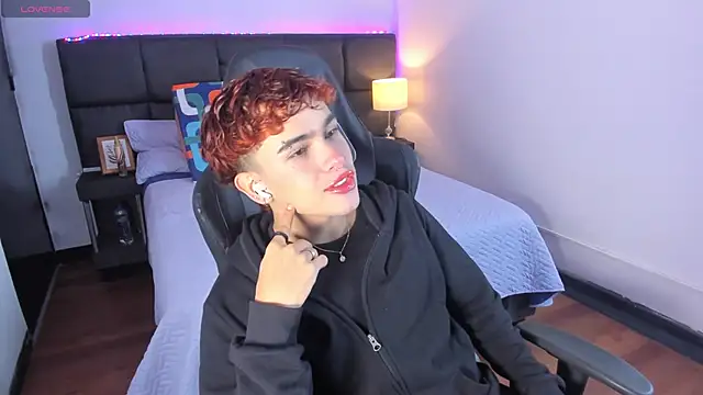 Aiiden 15 online show from 11/18/25, 12:41