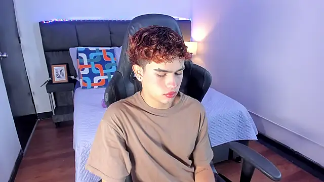 Aiiden 15 online show from 12/01/25, 01:12