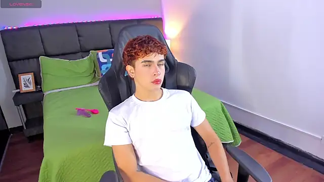 Aiiden 15 online show from 12/18/25, 12:42