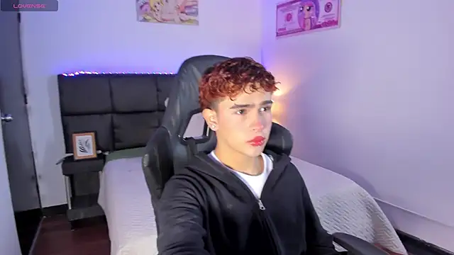 Aiiden 15 online show from 11/24/25, 12:49