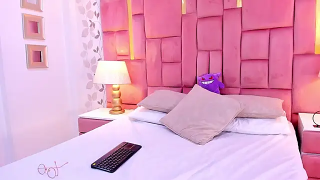 ArianaFranco online show from 11/30/25, 03:24