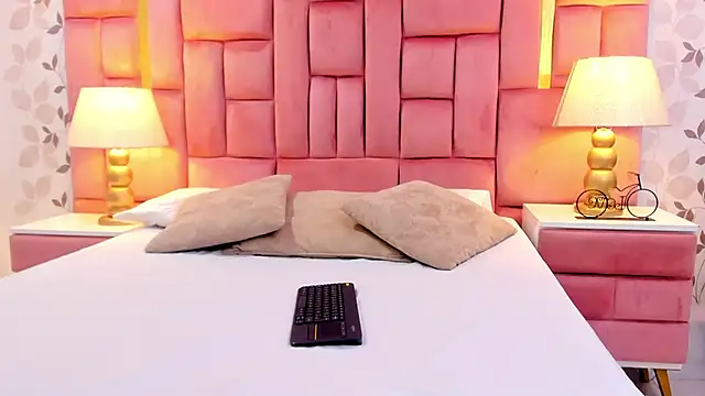 ArianaFranco online show from 04/13/26, 01:59