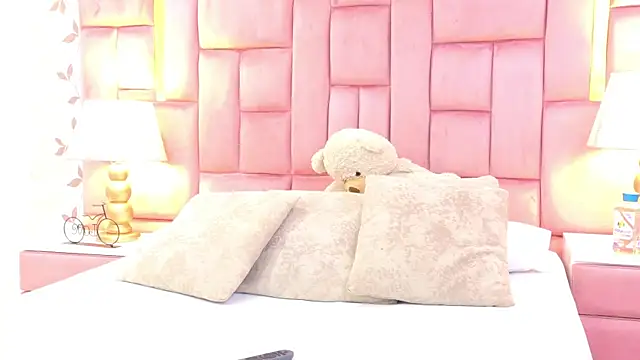 ArianaFranco online show from 06/25/26, 02:11