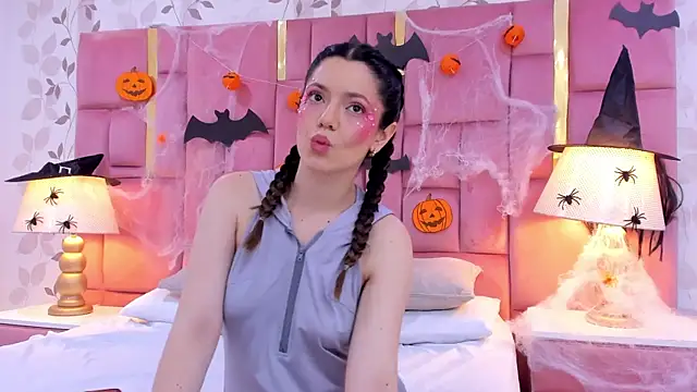 ArianaFranco online show from 10/28/25, 03:44