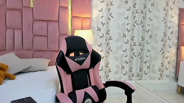 ArianaFranco online show from 10/11/25, 01:01