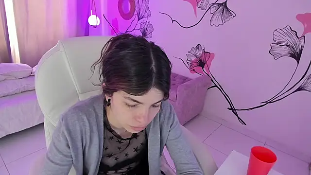 Isabela Fiorelli online show from 04/19/26, 01:34