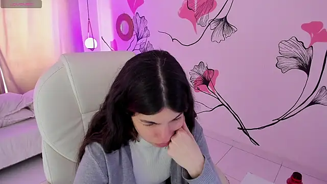 Isabela Fiorelli online show from 04/28/26, 01:37