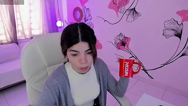 Isabela Fiorelli online show from 04/12/26, 01:14