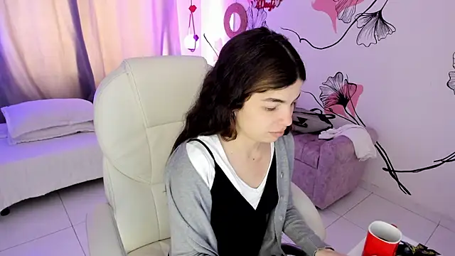 Isabela Fiorelli online show from 02/12/26, 01:22