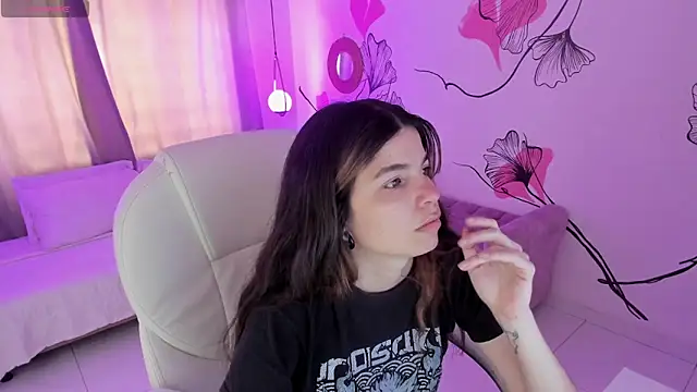 Isabela Fiorelli online show from 04/14/26, 01:16