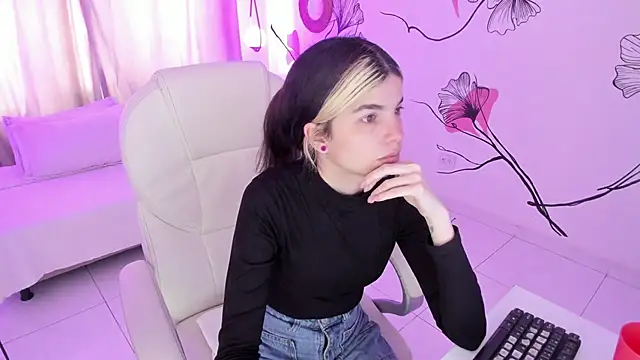 Isabela Fiorelli online show from 11/04/25, 01:15