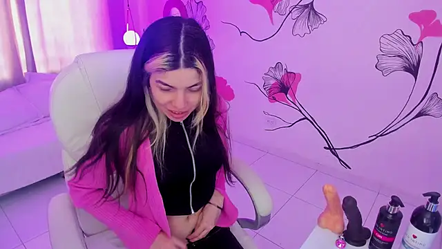 Isabela Fiorelli online show from 11/18/25, 01:03