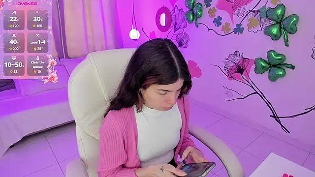 Isabela Fiorelli online show from 04/06/26, 12:39