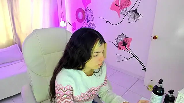 Isabela Fiorelli online show from 11/10/25, 12:32