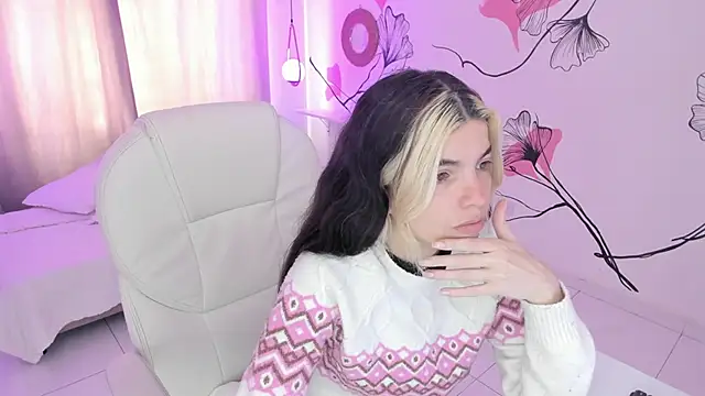 Isabela Fiorelli online show from 10/07/25, 01:12