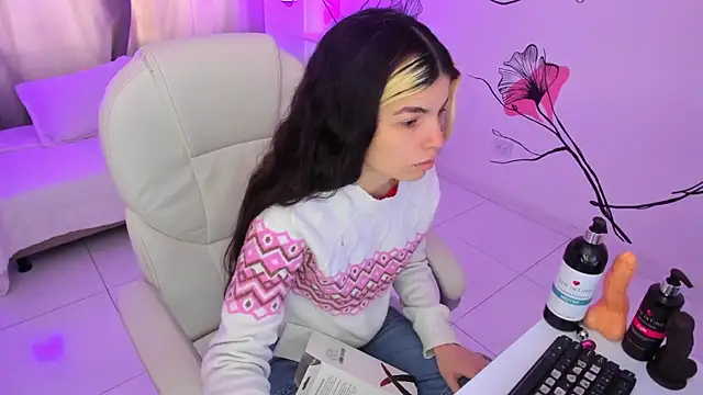 Isabela Fiorelli online show from 12/01/25, 01:12