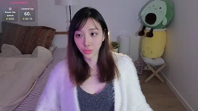 joycemilka online show from 04/12/26, 12:08