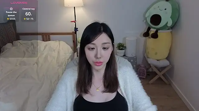 joycemilka online show from 03/29/26, 12:29