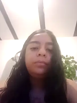 Snapshot of lauravince chatting on 05/27/26, 11:45 lauravince online show from 05/27/26, 11:45