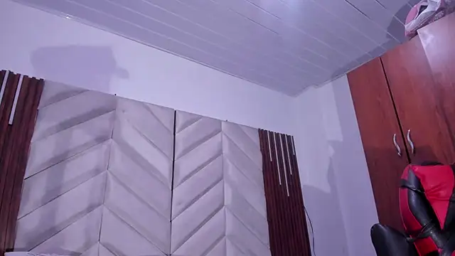 Snapshot of aprilvagner03 chatting on 05/23/26, 02:32 aprilvagner03 online show from 05/23/26, 02:32