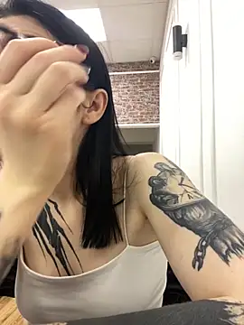 MaeveMoon online show from 10/30/25, 04:11