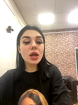 MaeveMoon online show from 10/31/25, 04:14