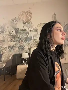 MaeveMoon online show from 01/17/26, 05:49