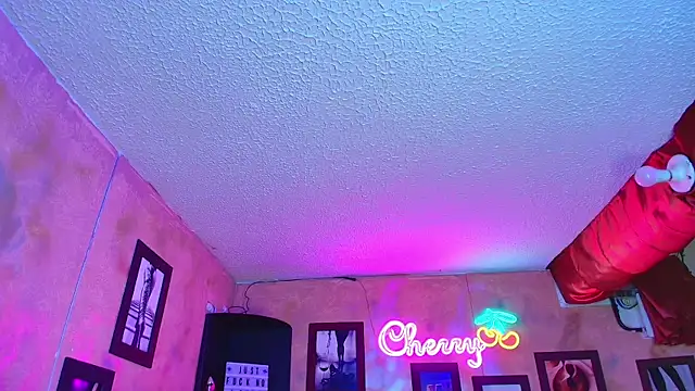 cherryy bombshelll online show from 01/08/26, 04:46