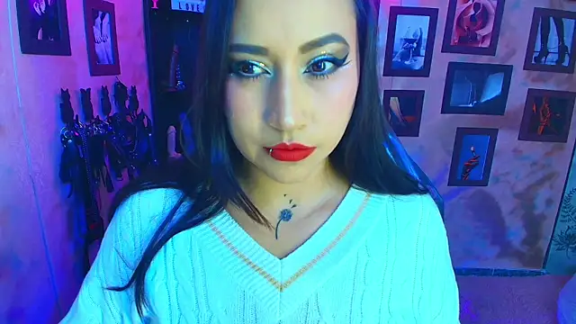 Snapshot of cherryy_bombshelll chatting on 10/03/25, 04:19 cherryy bombshelll online show from 10/03/25, 04:19