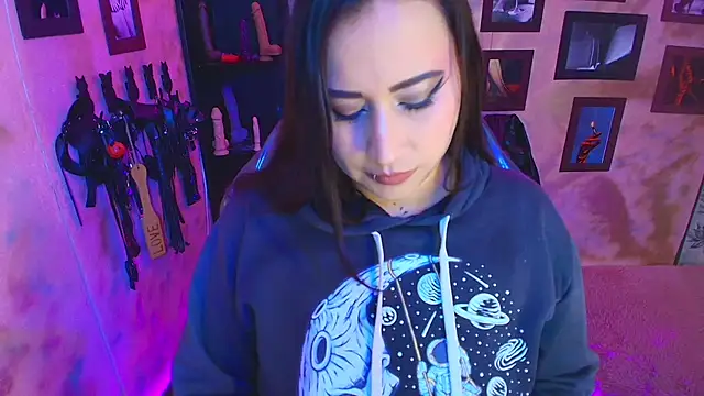 cherryy bombshelll online show from 02/13/26, 05:35