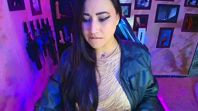 cherryy bombshelll online show from 01/14/26, 04:54