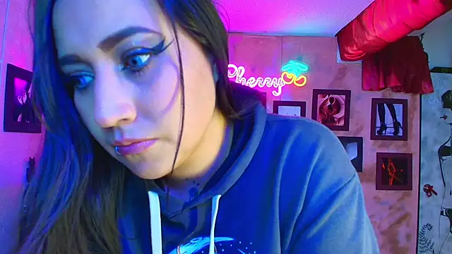 cherryy bombshelll online show from 10/30/25, 04:48