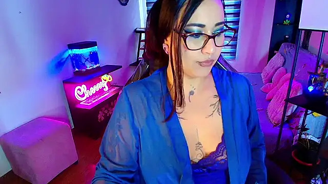 Snapshot of cherryy_bombshelll chatting on 05/20/26, 02:36 cherryy bombshelll online show from 05/20/26, 02:36
