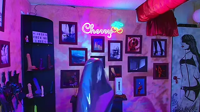 cherryy bombshelll online show from 12/01/25, 04:41