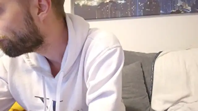 ademandjulia online show from 10/31/25, 10:05