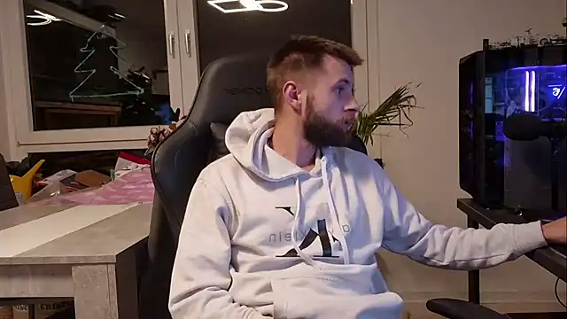 ademandjulia online show from 01/11/26, 07:32