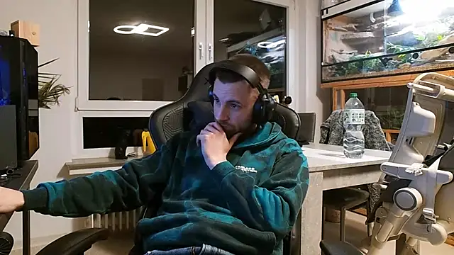 ademandjulia online show from 02/19/26, 06:16