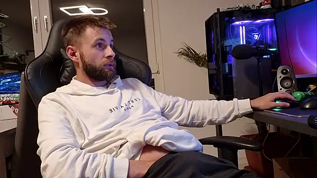 ademandjulia online show from 01/13/26, 08:57